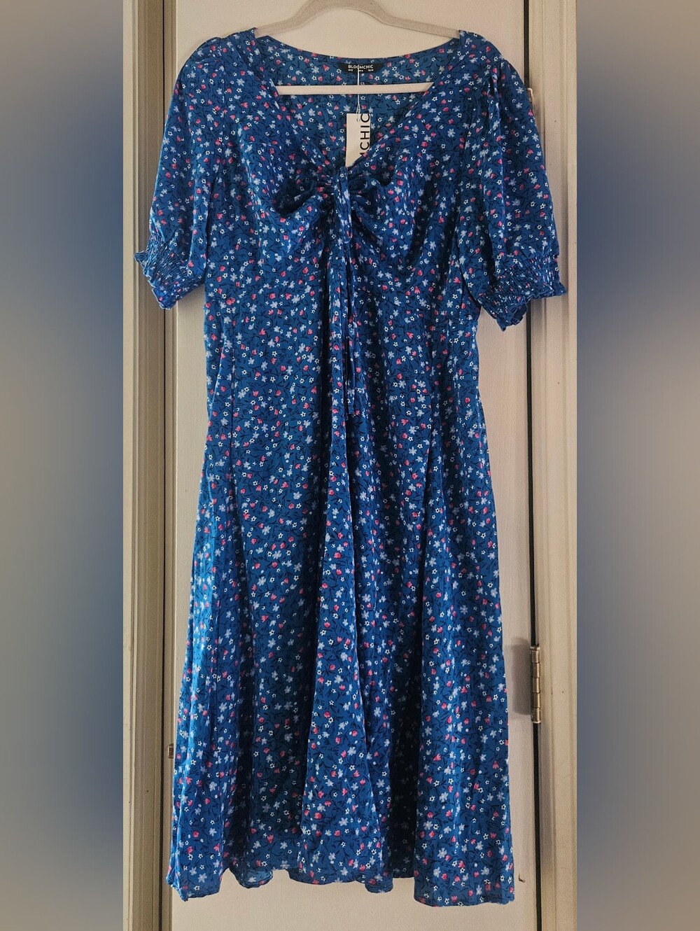 NWT BloomChic Size 12 Blue Floral Tie Front Midi Dress